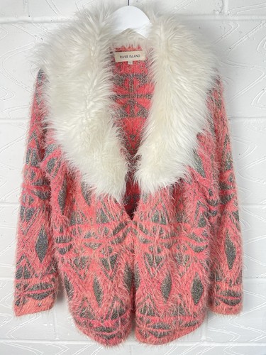 River island kunstfell - island,