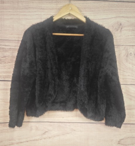 Schwarze flauschige